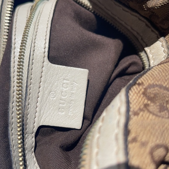 Beautiful Women’s authentic Gucci purse like new on inside no tears no rips - Picture 6 of 13